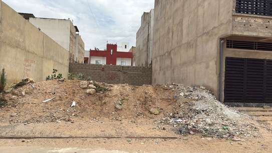 Terrains à vendre à la Cité APIX Tivaoune peulh image 3