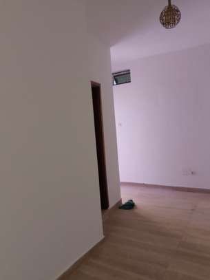 Appartement F3 à  louer à la cite isra image 3