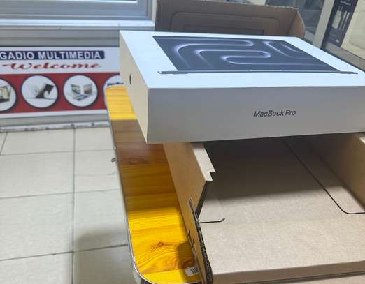 MacBook Pro M4 Max 36g/1To image 3