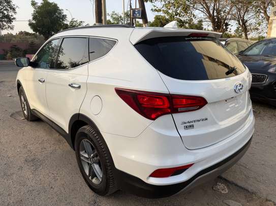 Hyundai Santafe 2017 image 2