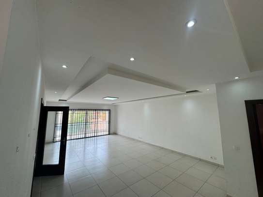 Appartement type F5 - 220m2 - Mermoz Pyrotechnique image 4