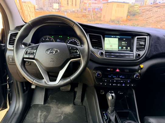 HYUNDAI  TUCSON 2017 image 5