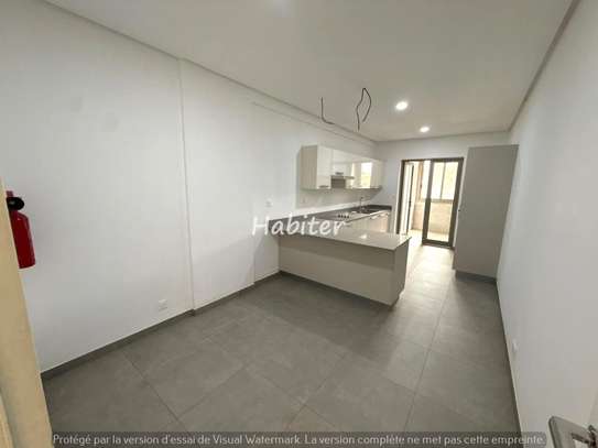 Appartement de type F4 à louer au point E image 2