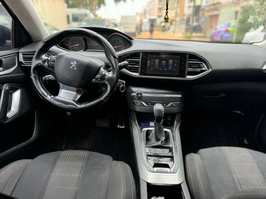 Peugeot 308 blue hdi image 2