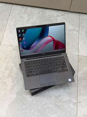 DELL LATITUDE 7400 image 2