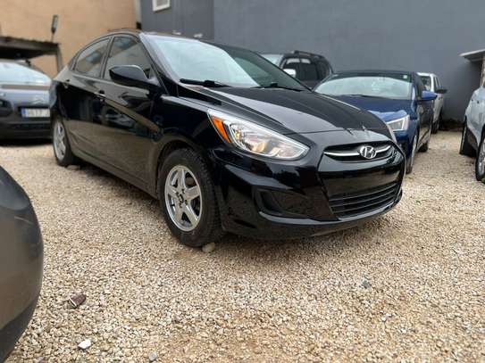 Hyundai Accent image 2