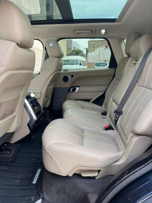 Range Rover sport image 3