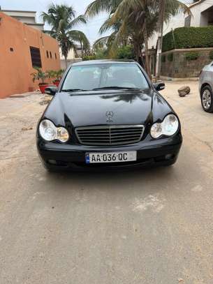 Mercedes C180 image 2