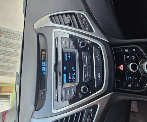 hyundai elantra image 6