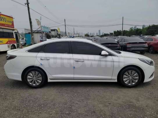 Hyundai LF Sonata Hybrid 2017 image 3
