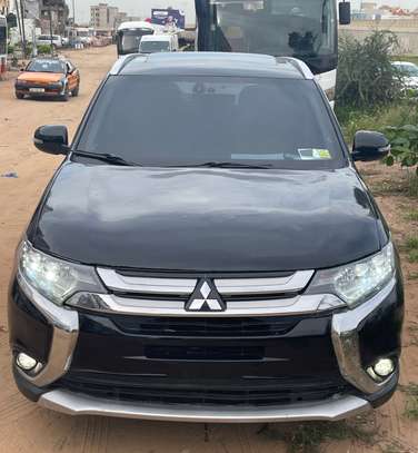 2017 Mitsubishi outlander image 1