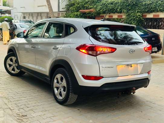 HYUNDAI TUCSON 2016 image 6