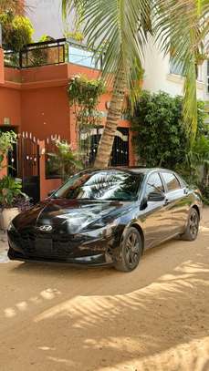 A vendre Hyundai Elantra image 11