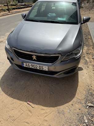 Peugeot 301 essence à vendre à un bon prix. image 4