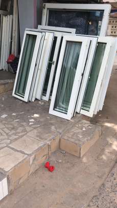 Portes  coulissantes et des fenêtres en PVC image 2