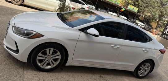 Hyundai Elantra 2017 image 4