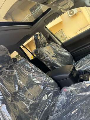 Toyota Land cruiser prado image 4