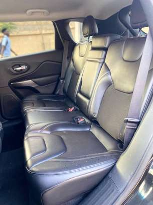 JEEP CHEROKEE LATITUDE 2019 image 7