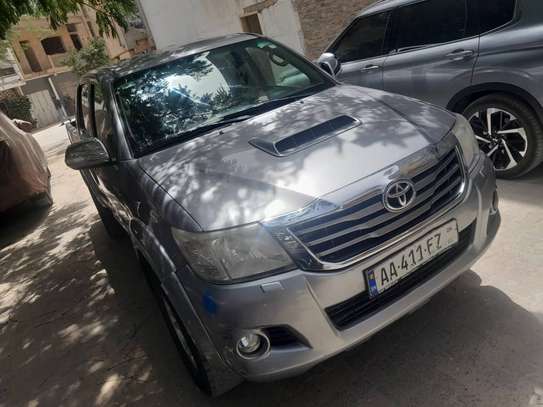 Toyota Hilux image 2