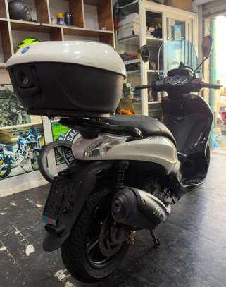 Piaggo Led 300 Année 2019 image 6