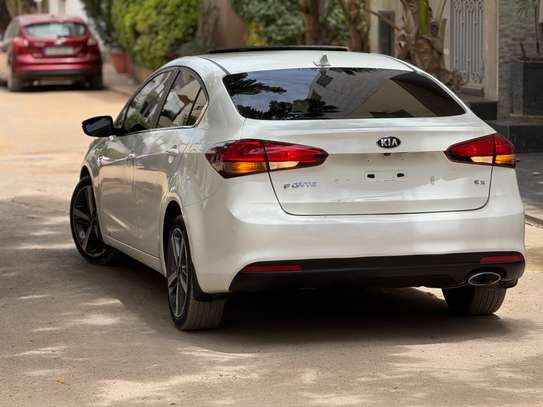 2017 KIA FORTE EX image 6