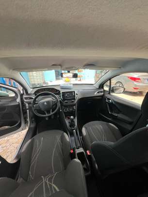 Peugeot 208 1.4 bluehdi 2017 image 8