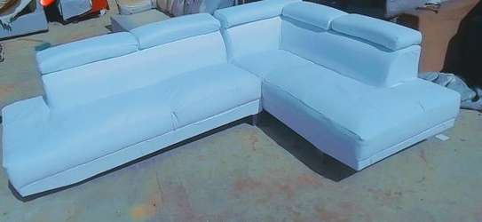 Salon de 8 please à bon état èt bon prix image 1