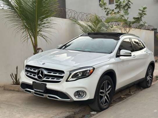 Mercedes GLA 250 image 1