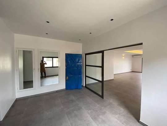 Magnifique appartement F4 à louer au Point E image 9