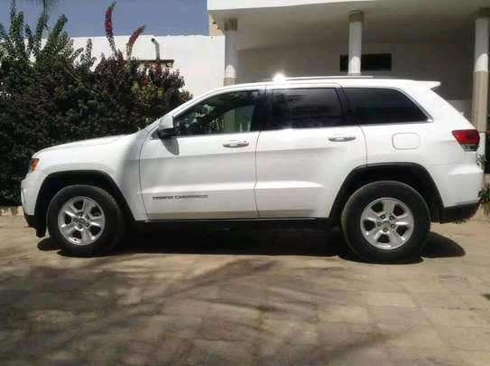 Jeep Cherokee image 2