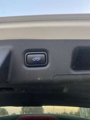 Hyundai Santa Fe Limited 2019 image 11