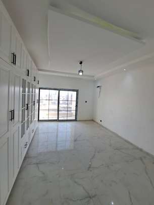 3 CHAMBRES A LOUER NGOR-ALMADIES image 11