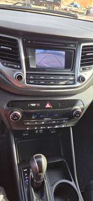 Hyundai Tucson Luxury 2017 image 6