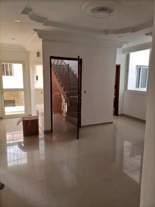 Sacré cœur Bel et grand Appartement à louer image 2