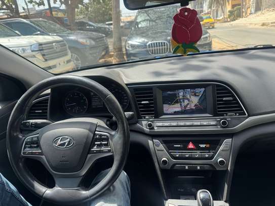 Hyndai  Elantra 2017 image 9