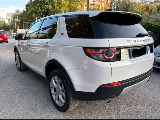 Land  Rover Discovery Sport image 5