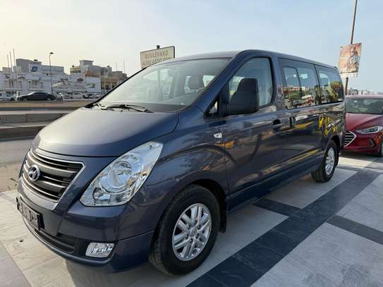 Hyundai  Grand Starex 15 places image 8