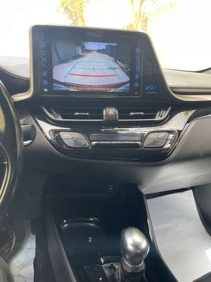 TOYOTA C-HR HYBRIDE 2018 image 7