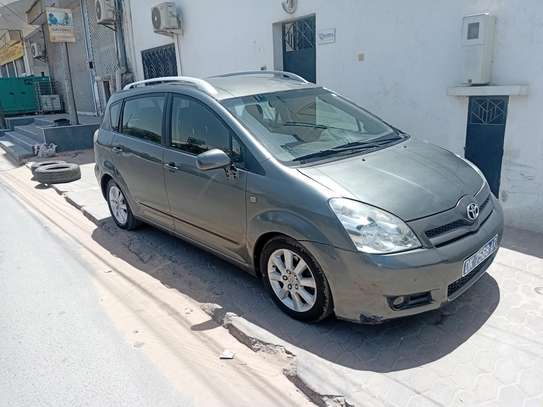 Toyota 7 places diesel image 1