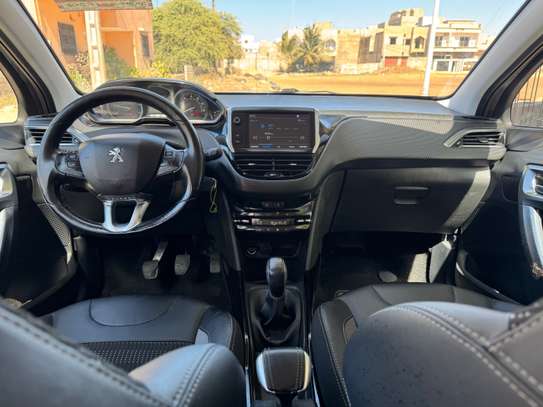 Peugeot 2008 2017 image 6