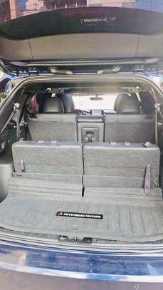 Mitsubishi Outlander image 8