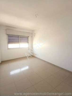 Ref_2815_SEY Appartement vue sur mer à louer en centre-ville image 2