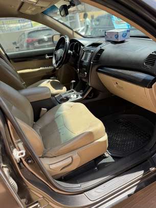 kia sorento image 5