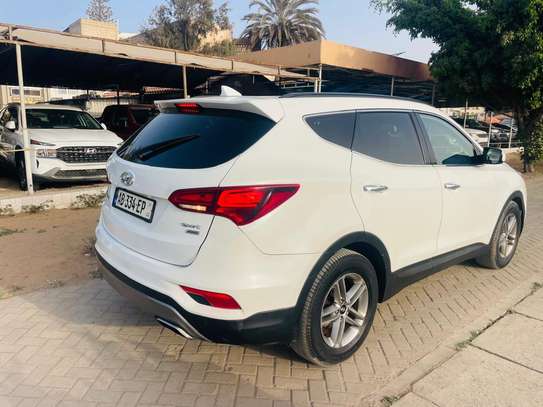 HYUNDAI SANTA FE 2018 image 5