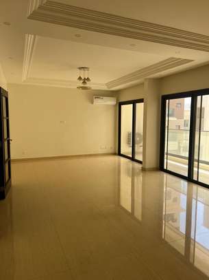 Joli appartement aux almadie image 1
