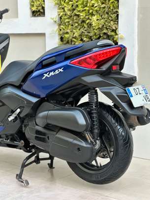 Yamaha Xmax (Phase 3), Venant avec ses papiers image 2