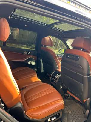 Bmw x7 2022 image 8