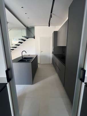 Bel appartement F3 en duplex à louer aux Almadies image 3