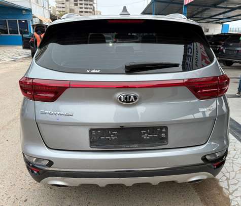 Kia Sportage 2019 diesel Full options image 3
