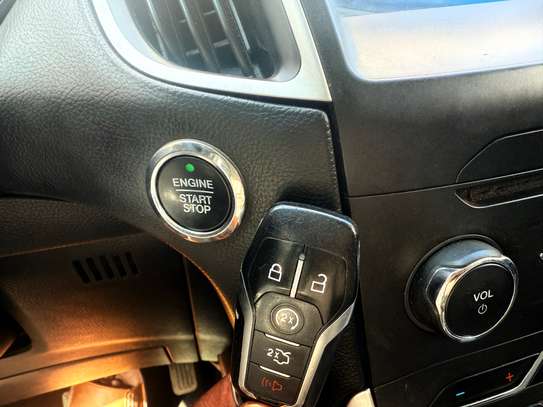 Ford edge SEL image 3